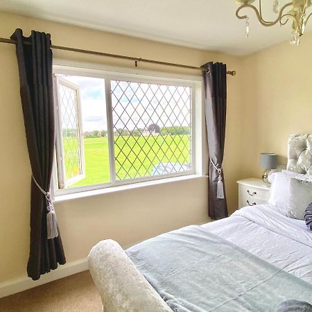 Cosy Cottage Great Bentley Near Station And Shops ภายนอก รูปภาพ