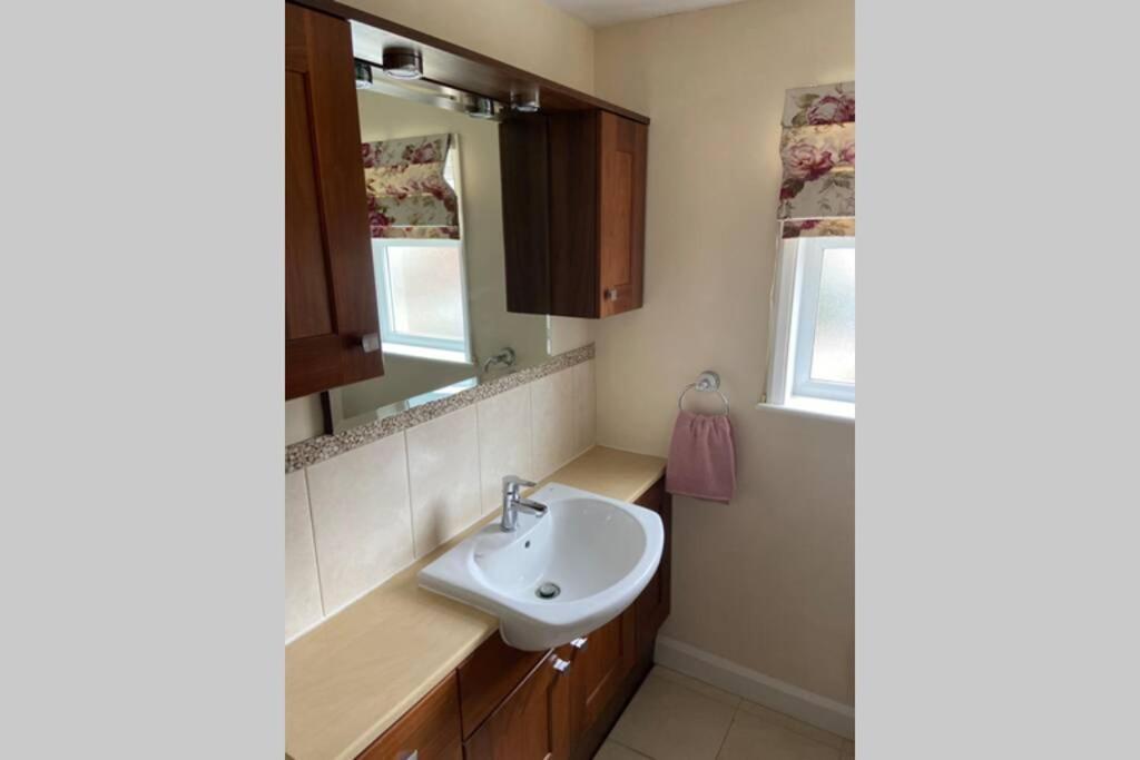Cosy Cottage Great Bentley Near Station And Shops ภายนอก รูปภาพ