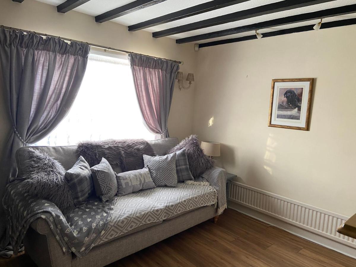Cosy Cottage Great Bentley Near Station And Shops ภายนอก รูปภาพ