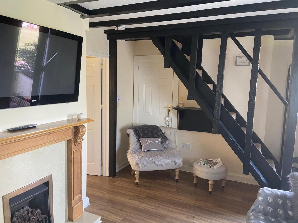 Cosy Cottage Great Bentley Near Station And Shops ภายนอก รูปภาพ